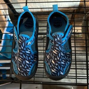 Oshkosh toddler water shoes